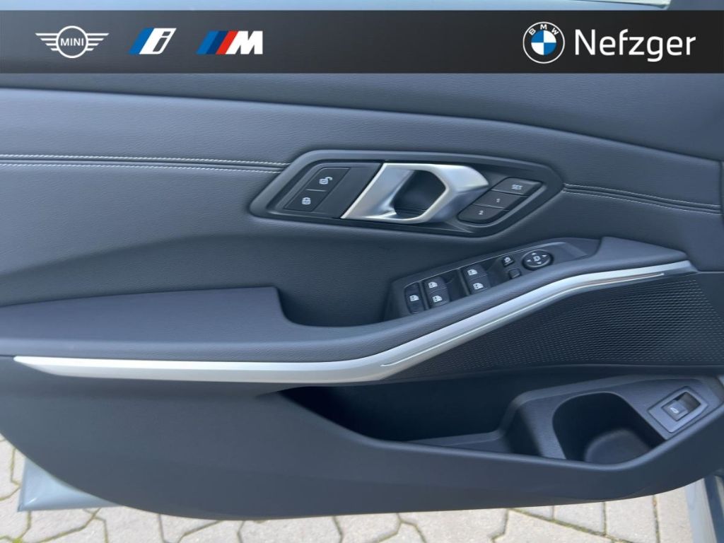 BMW 318 2024
