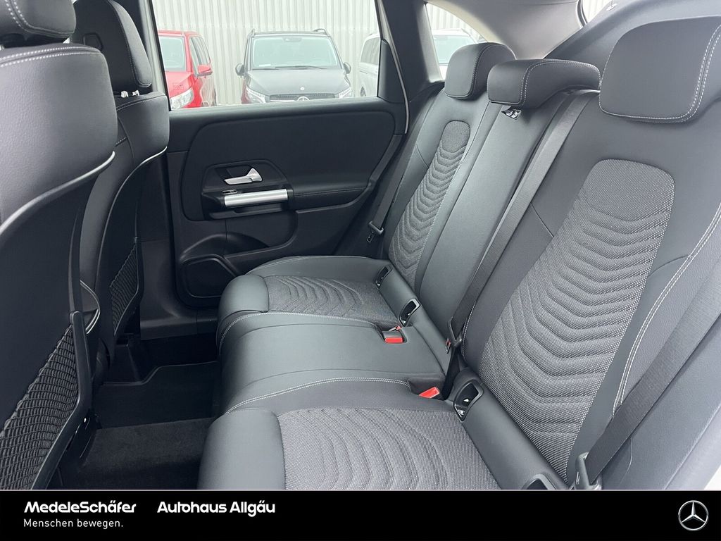 Mercedes-Benz B 200 2024