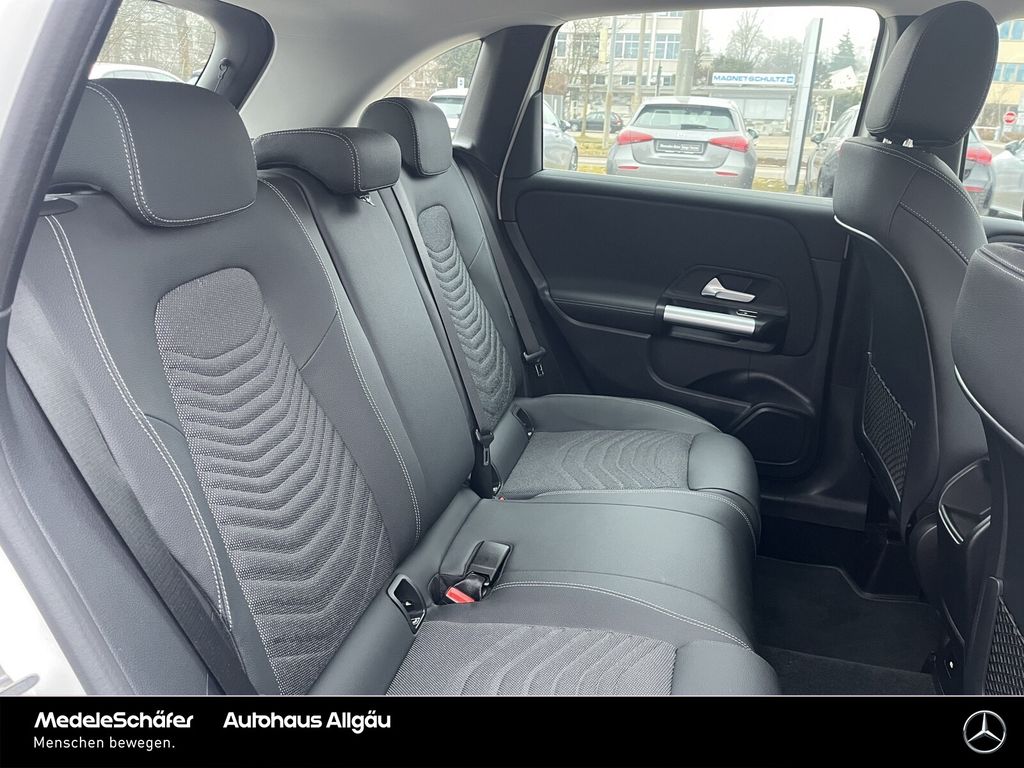 Mercedes-Benz B 200 2024