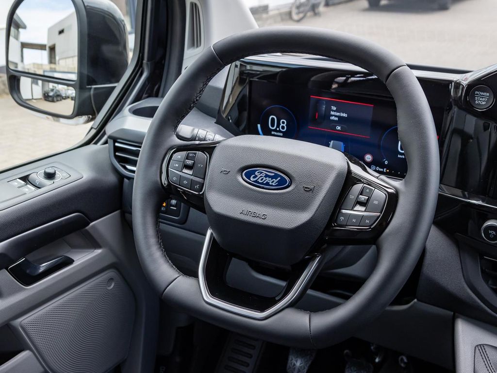 Ford Tourneo Custom 2025
