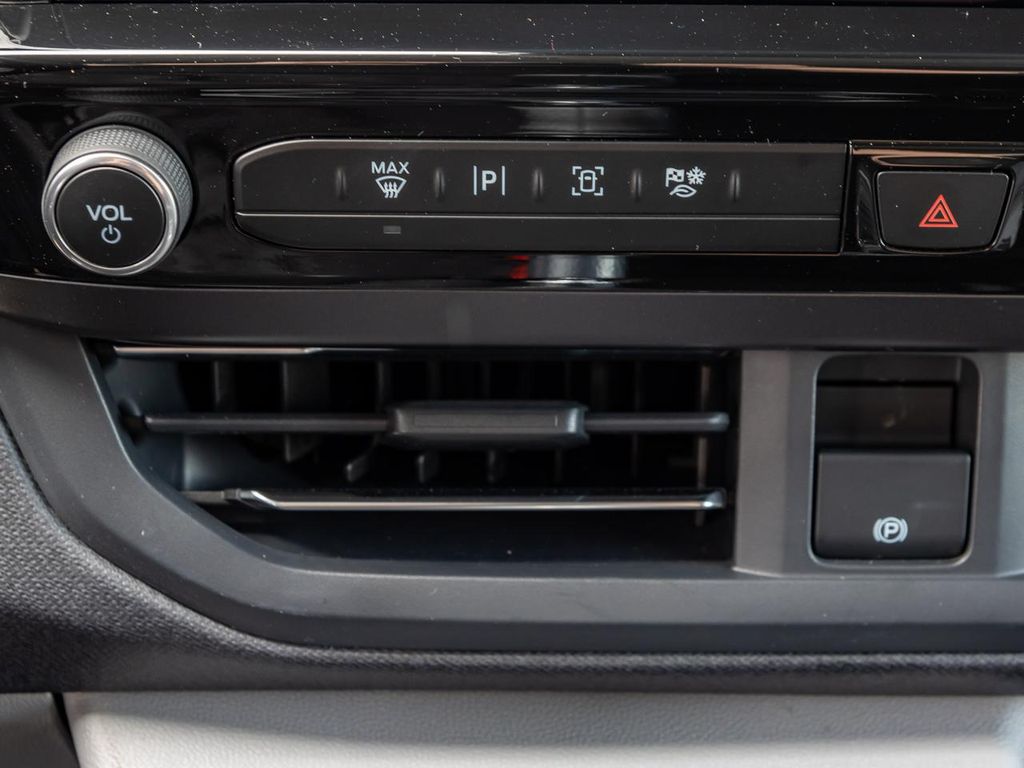 Ford Tourneo Custom 2025