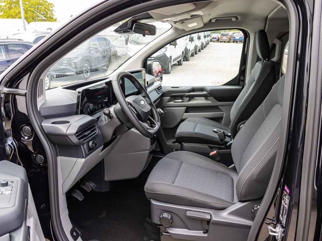 Ford Tourneo Custom 2025