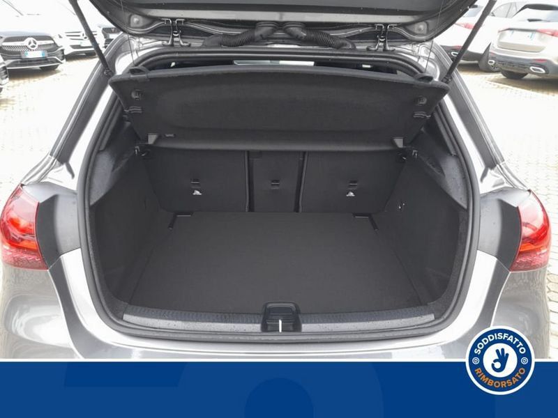 Mercedes-Benz A 180 2025