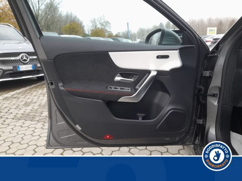 Mercedes-Benz A 180 2025