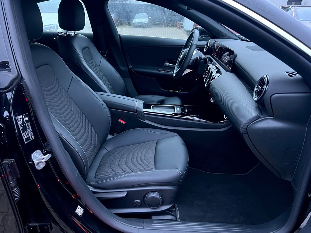 Mercedes-Benz CLA 180 2024