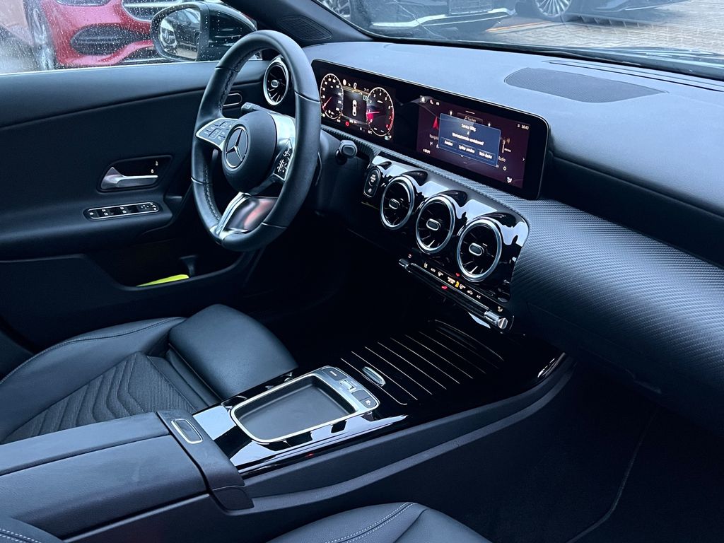 Mercedes-Benz CLA 180 2024