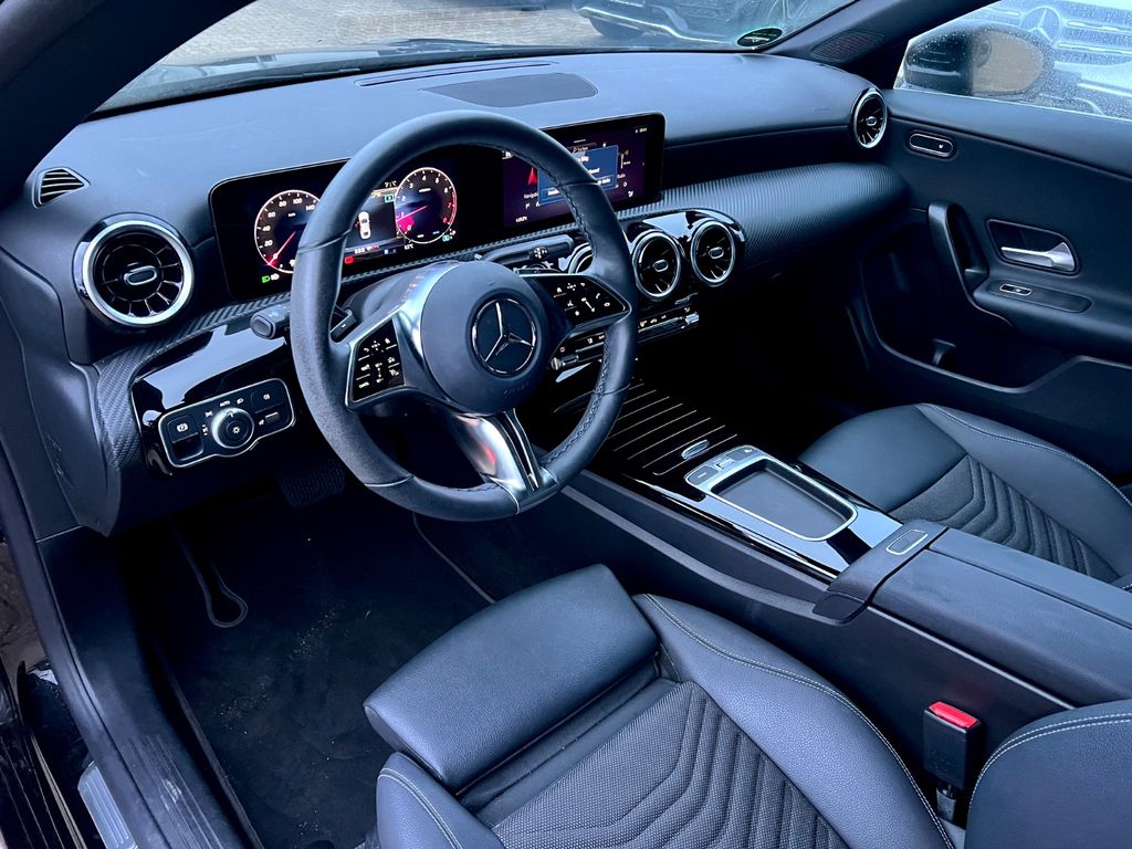 Mercedes-Benz CLA 180 2024