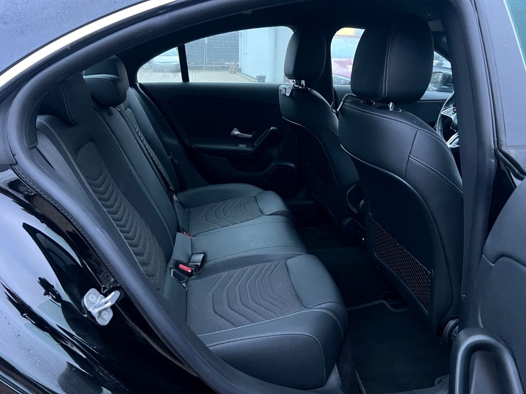 Mercedes-Benz CLA 180 2024