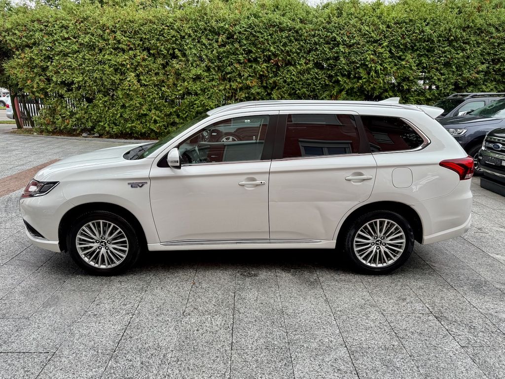 Mitsubishi Plug-in Hybrid Outlander 2019