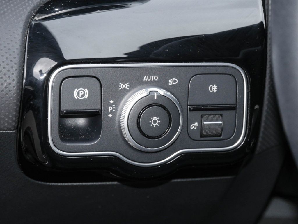 Mercedes-Benz CLA 180 2024