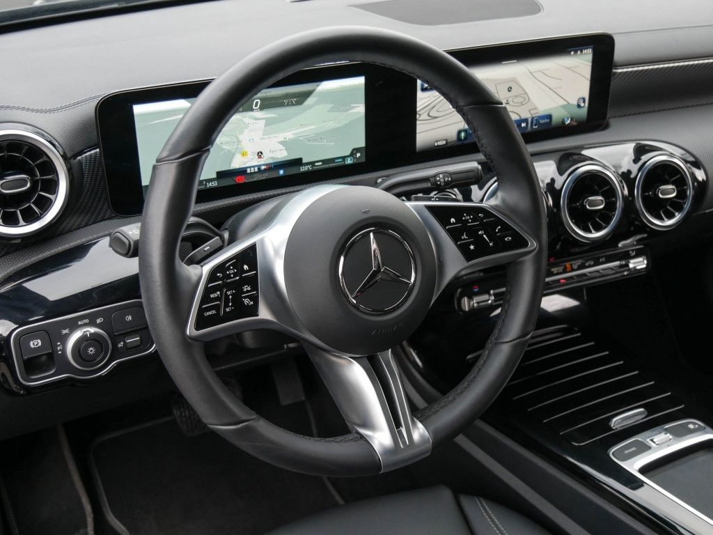 Mercedes-Benz CLA 180 2024