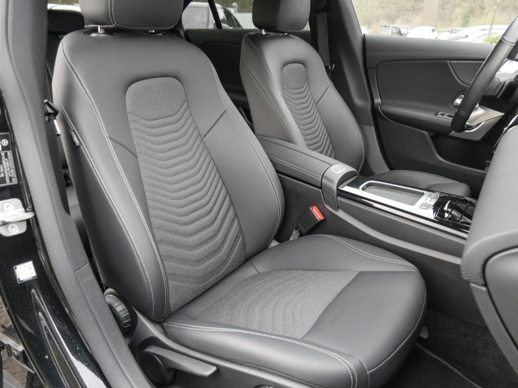 Mercedes-Benz CLA 180 2024