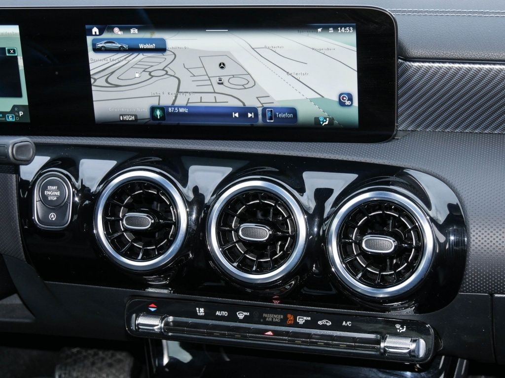 Mercedes-Benz CLA 180 2024
