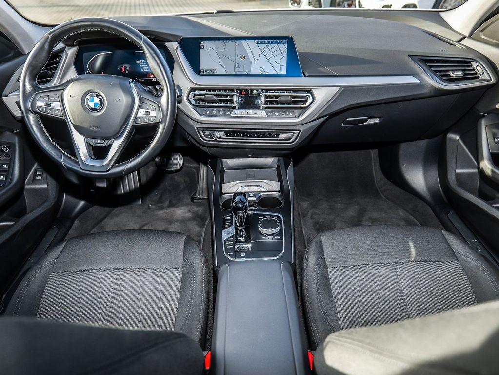 BMW 116 2024