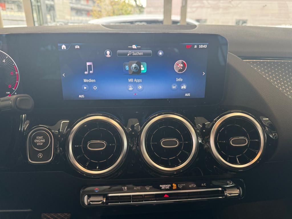 Mercedes-Benz GLA 180 2024