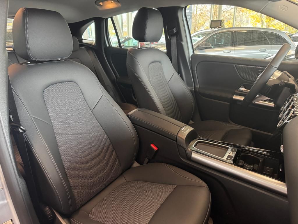Mercedes-Benz GLA 180 2024