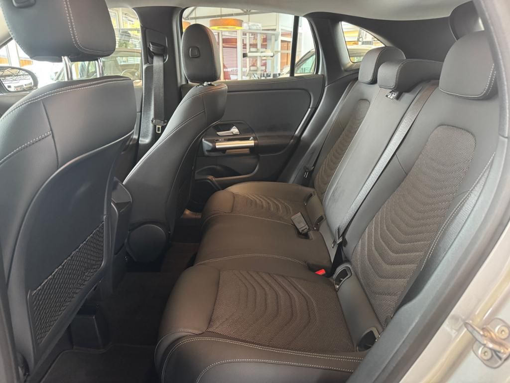 Mercedes-Benz GLA 180 2024