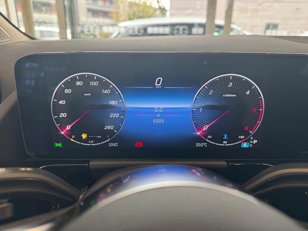 Mercedes-Benz GLA 180 2024