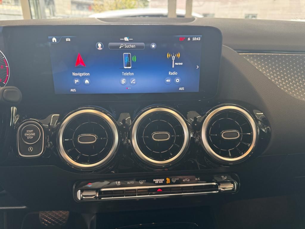 Mercedes-Benz GLA 180 2024