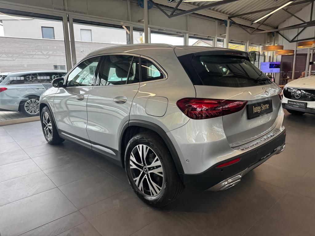 Mercedes-Benz GLA 180 2024