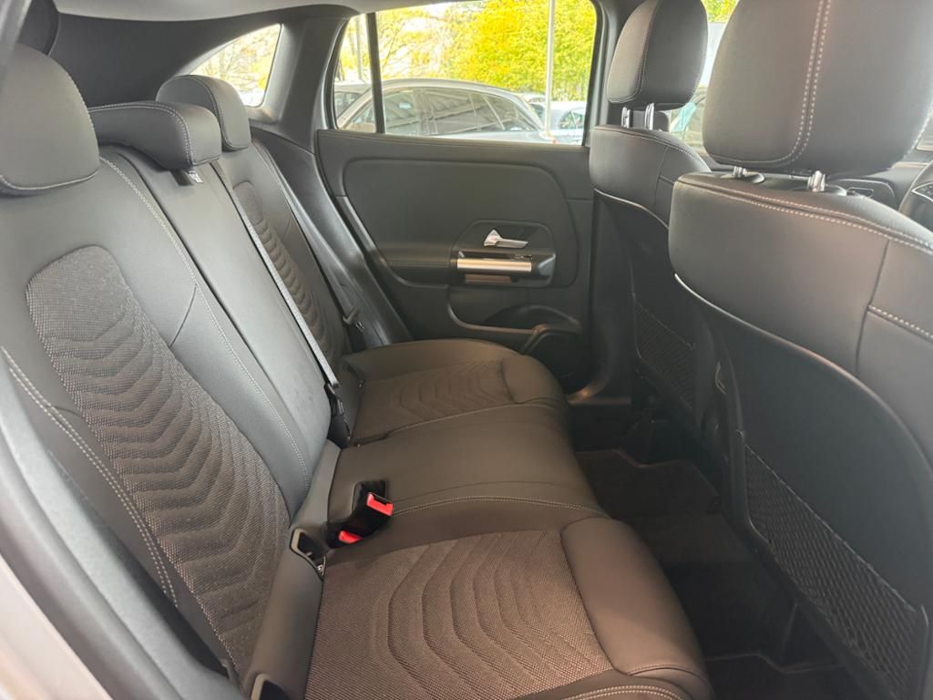 Mercedes-Benz GLA 180 2024