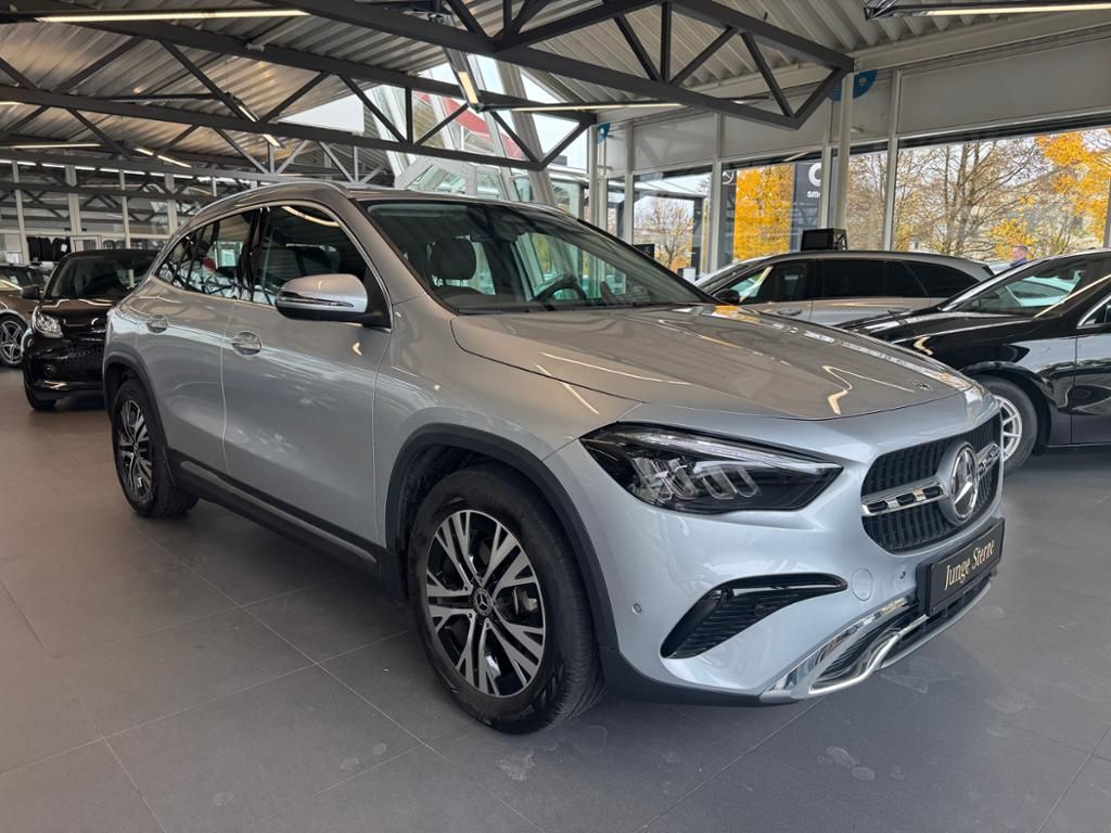 Mercedes-Benz GLA 180 2024