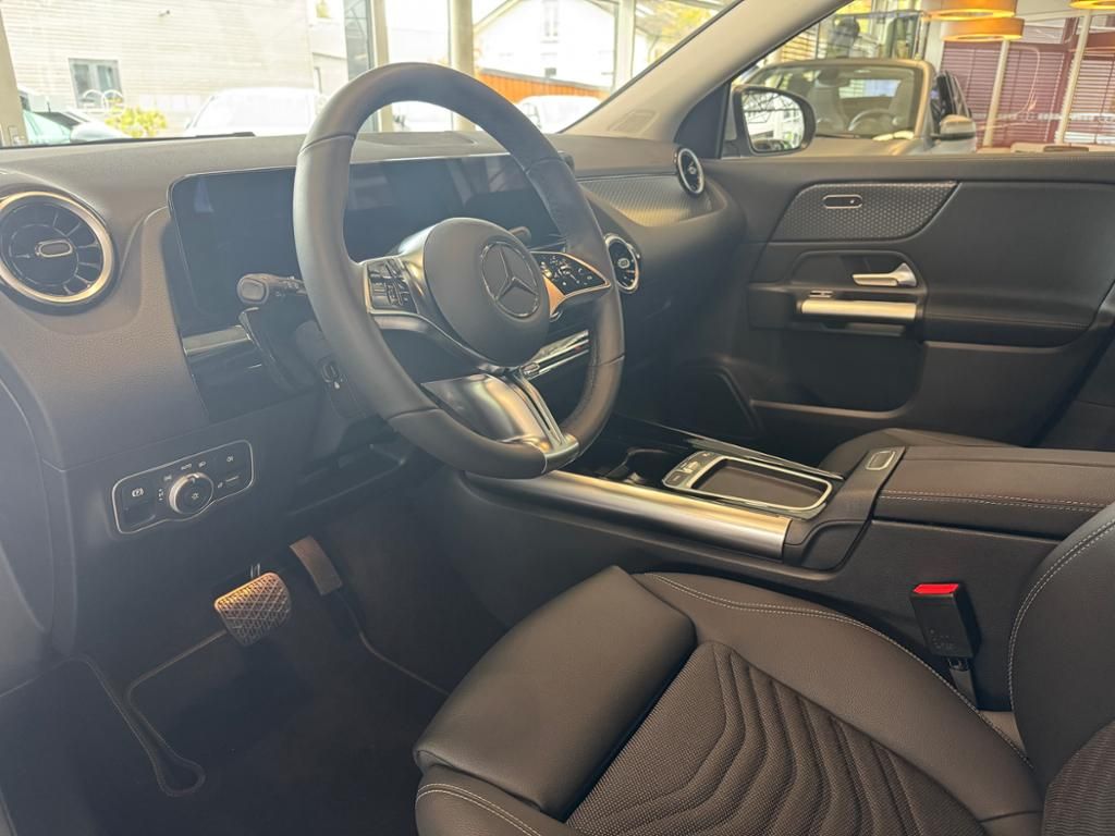 Mercedes-Benz GLA 180 2024