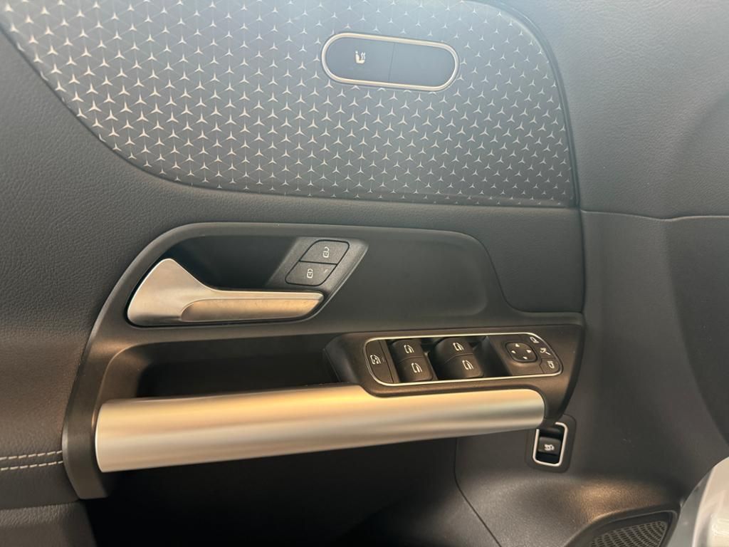 Mercedes-Benz GLA 180 2024