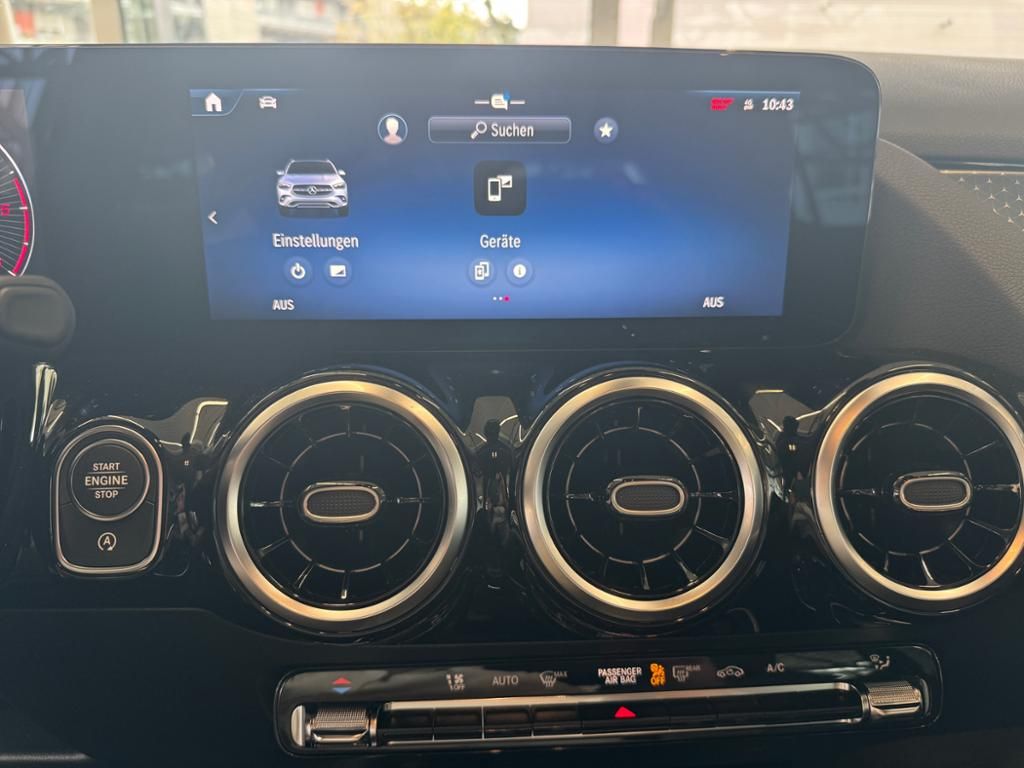 Mercedes-Benz GLA 180 2024