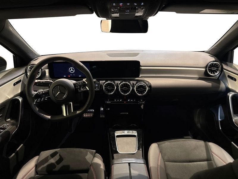 Mercedes-Benz A 180 2026