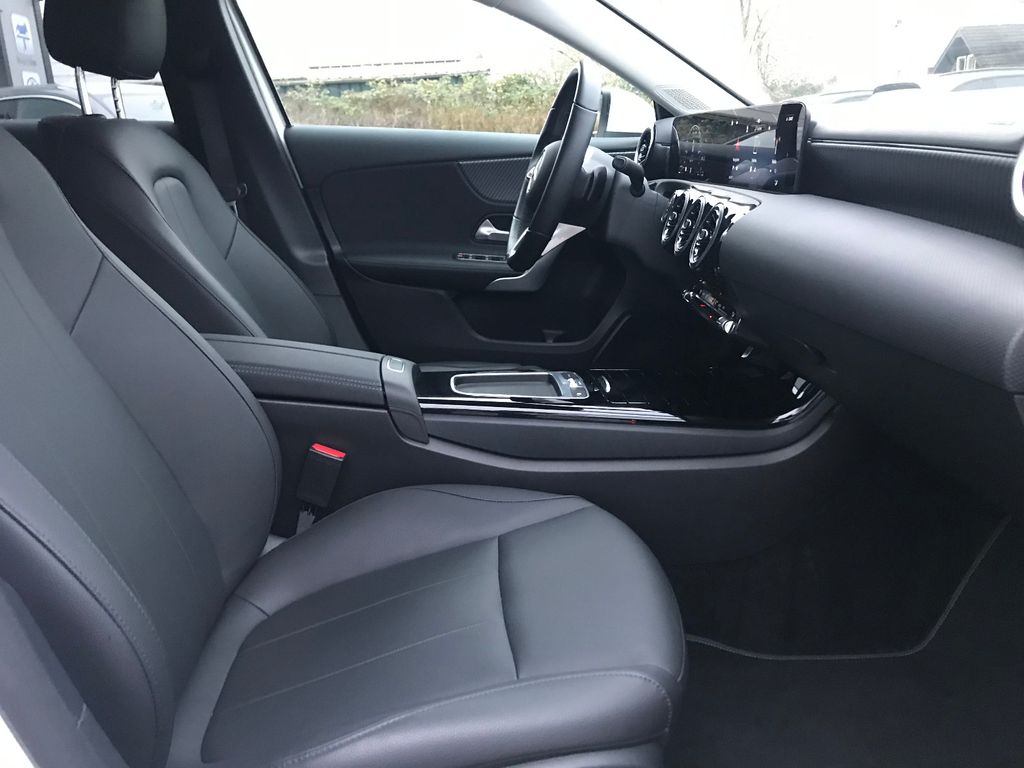 Mercedes-Benz A 180 2023