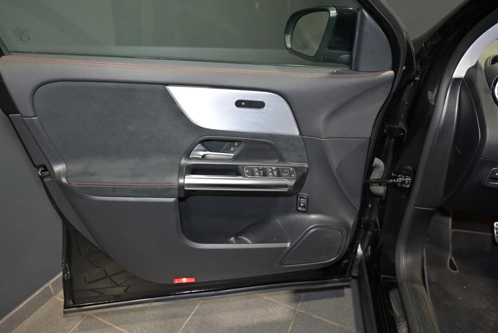 Mercedes-Benz GLA 200 2022