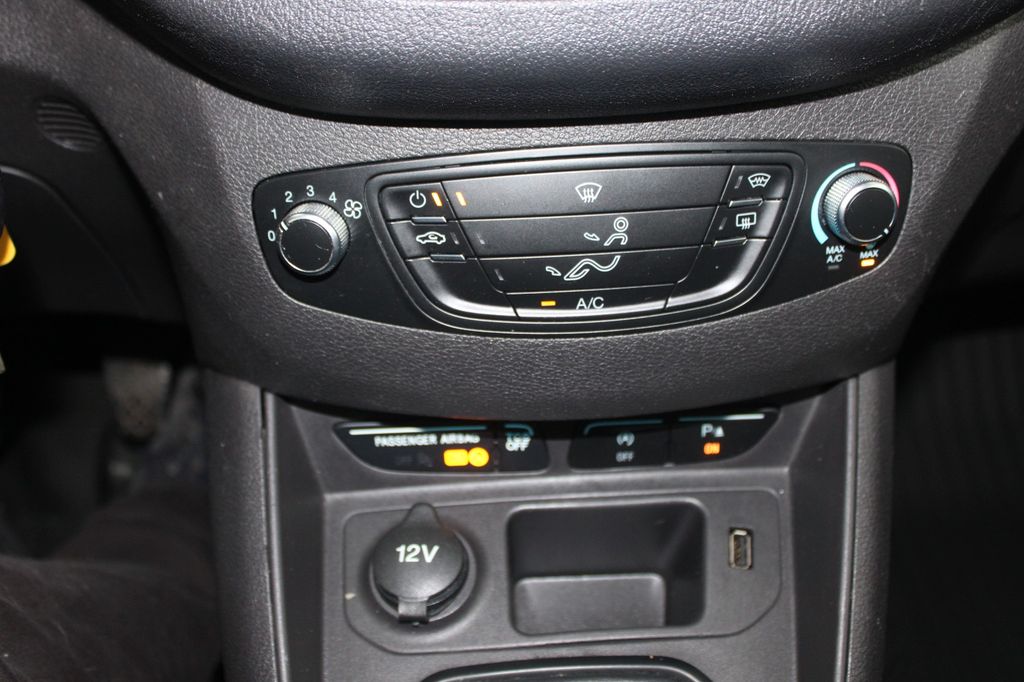 Ford Transit Courier 2021