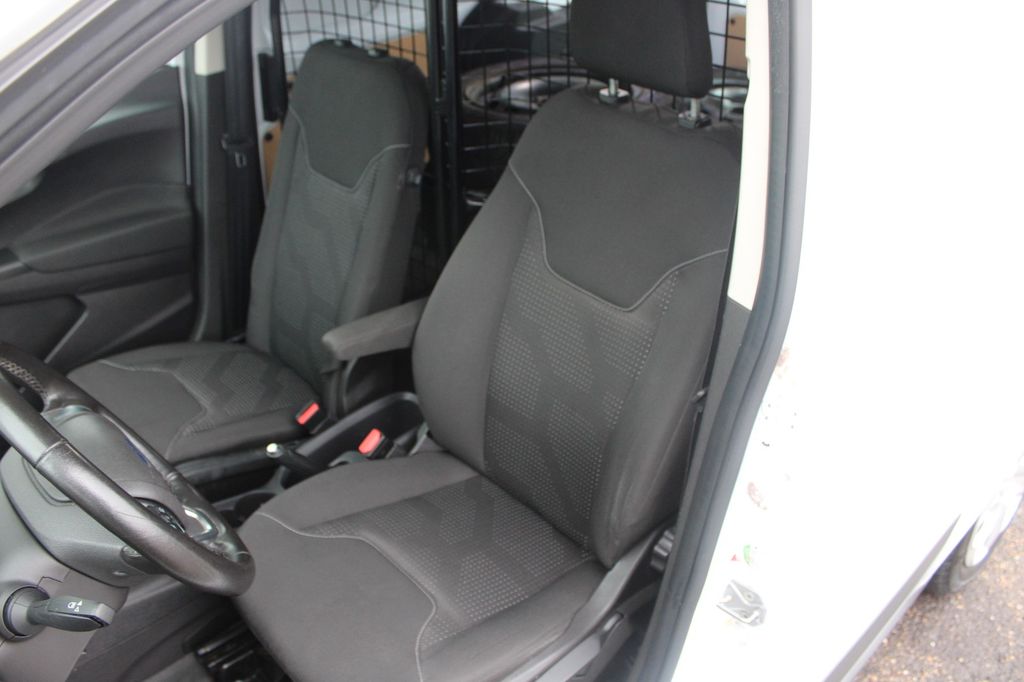 Ford Transit Courier 2021