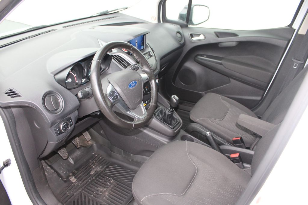 Ford Transit Courier 2021