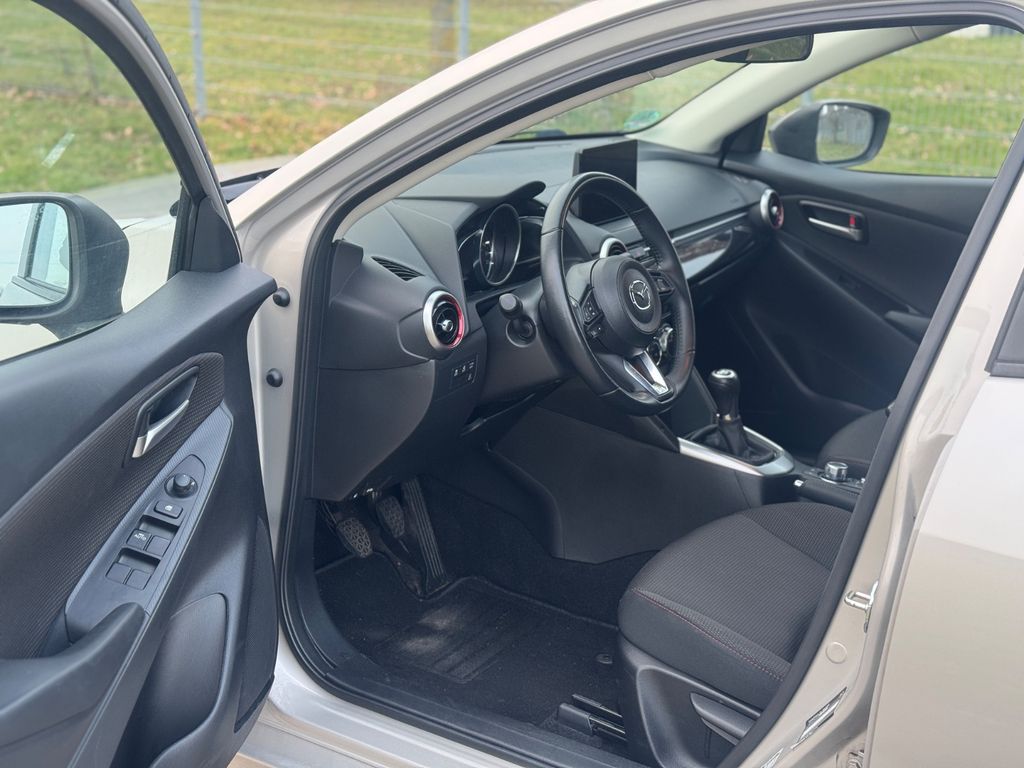 Mazda 2 2022