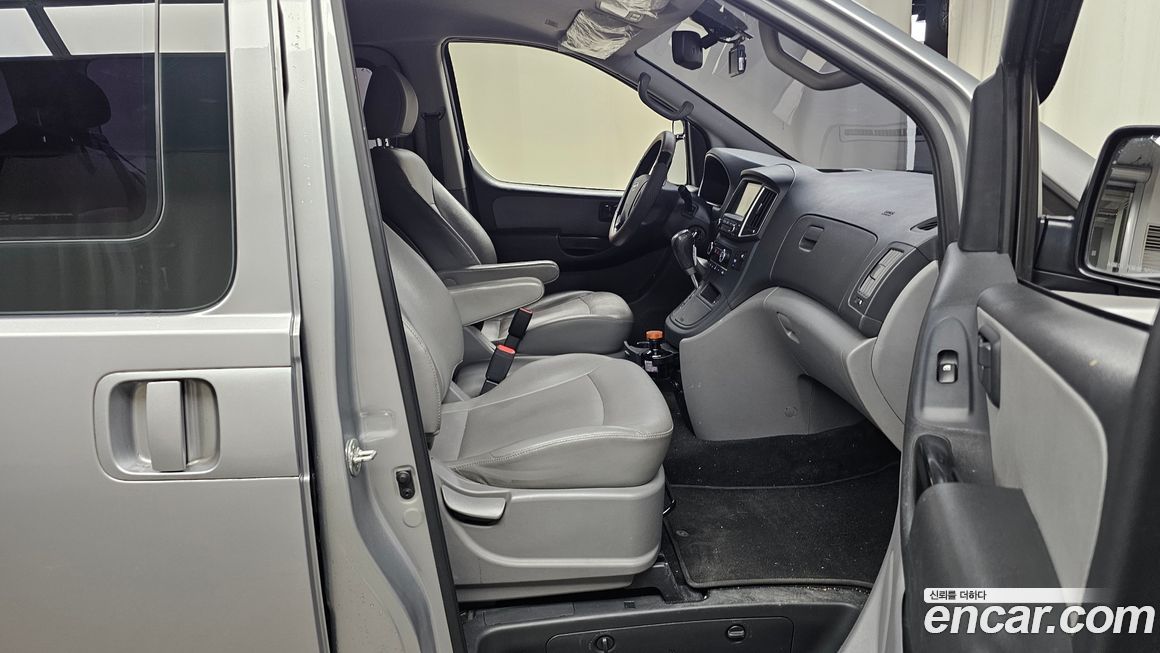 Hyundai Starex 2019