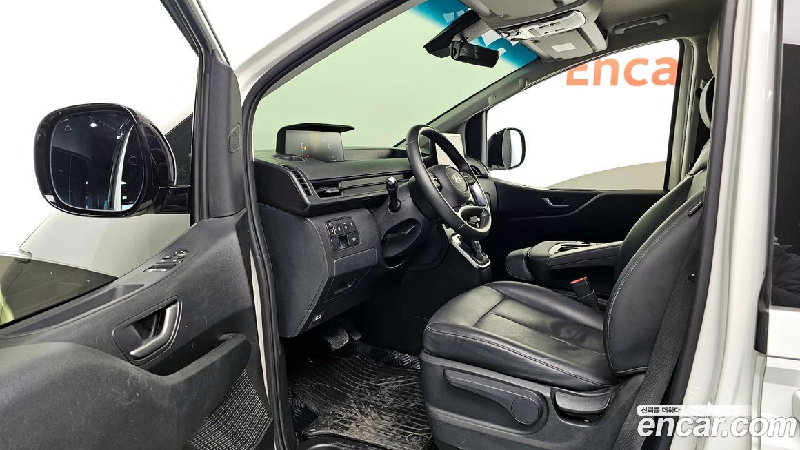 Hyundai Staria 2025