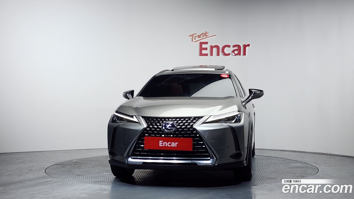 Lexus UX 2021