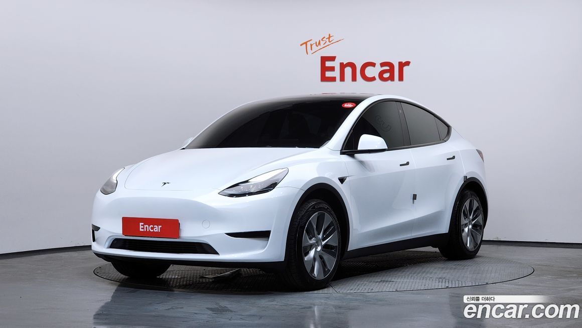 Tesla Model Y 2024