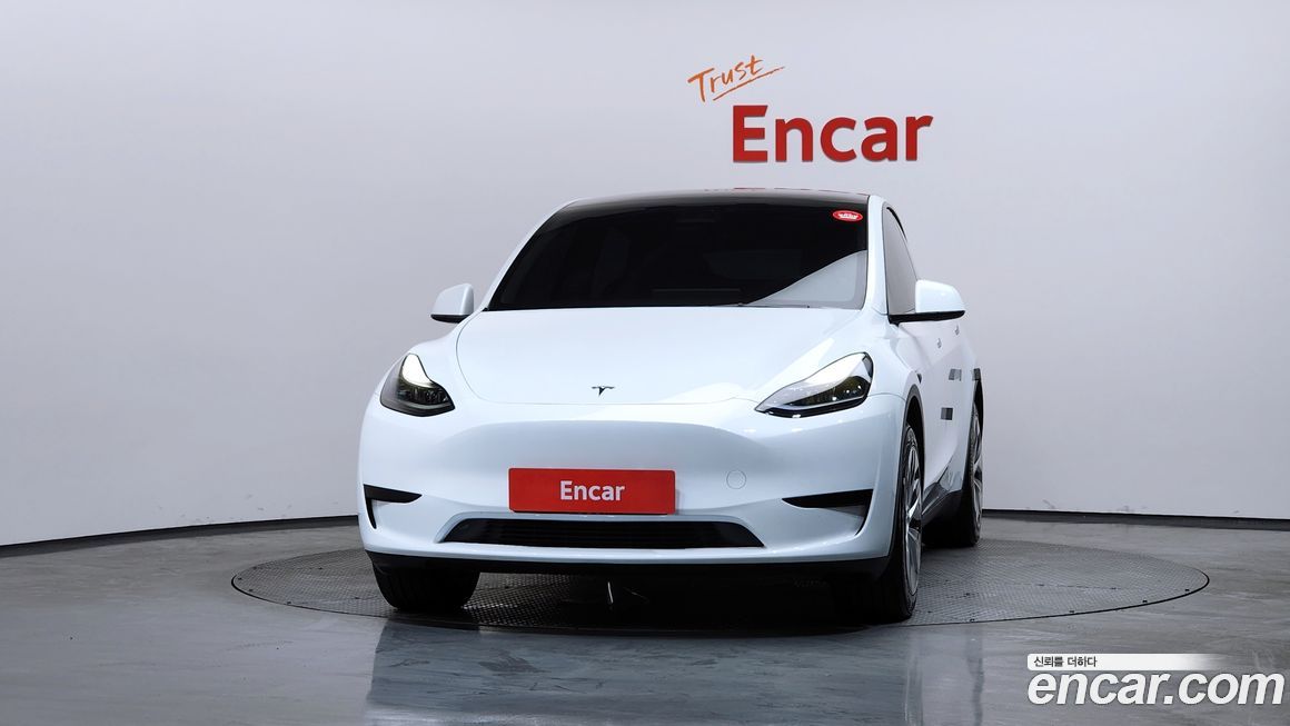 Tesla Model Y 2024