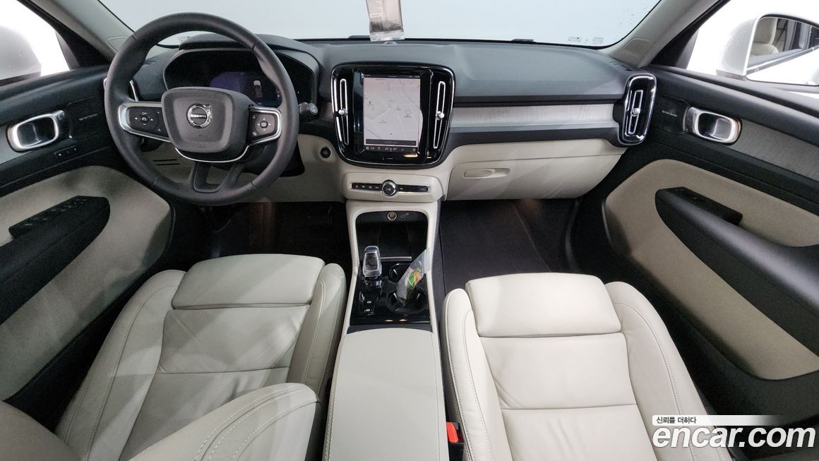 Volvo XC40 2023