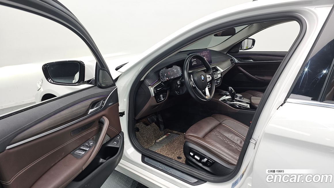 BMW 5-Series 2021
