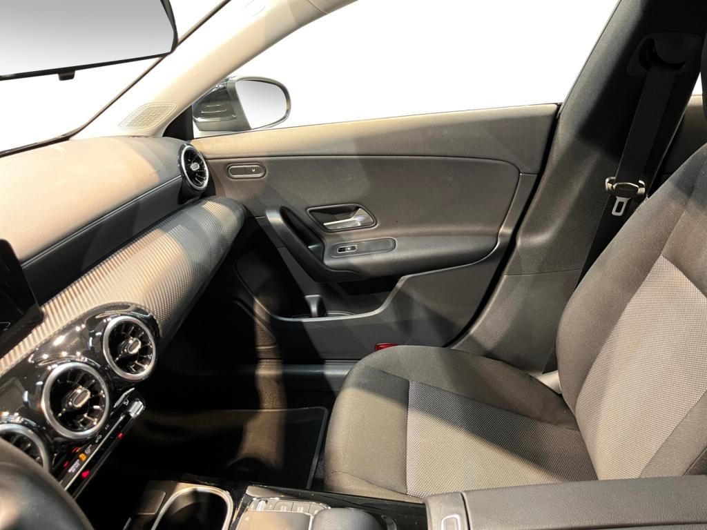 Mercedes-Benz CLA 180 2022