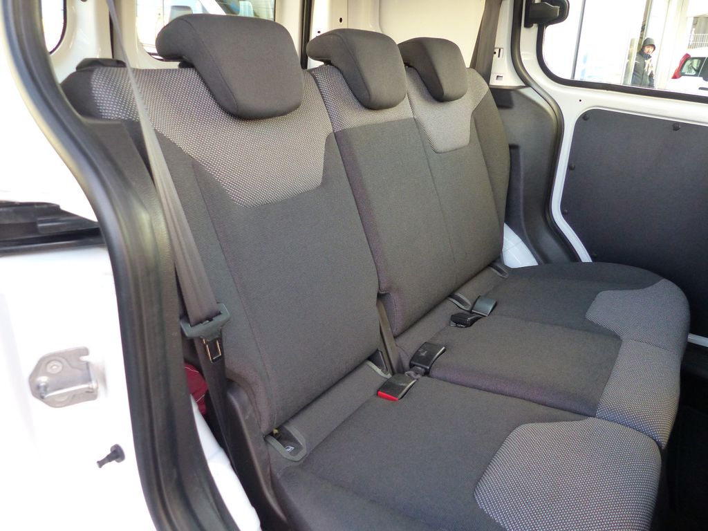 Ford Transit Courier 2020