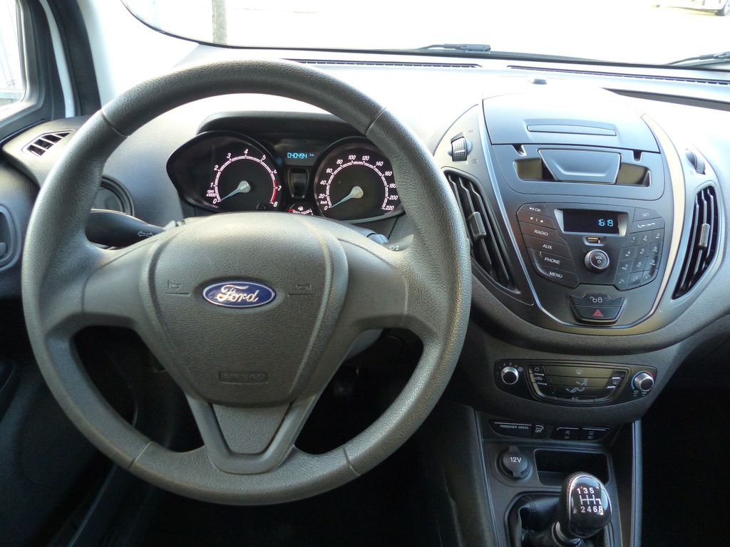 Ford Transit Courier 2020