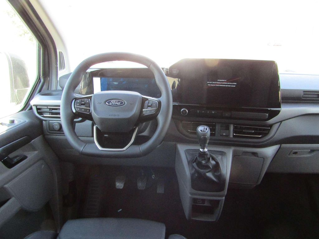 Ford Tourneo Custom 2025