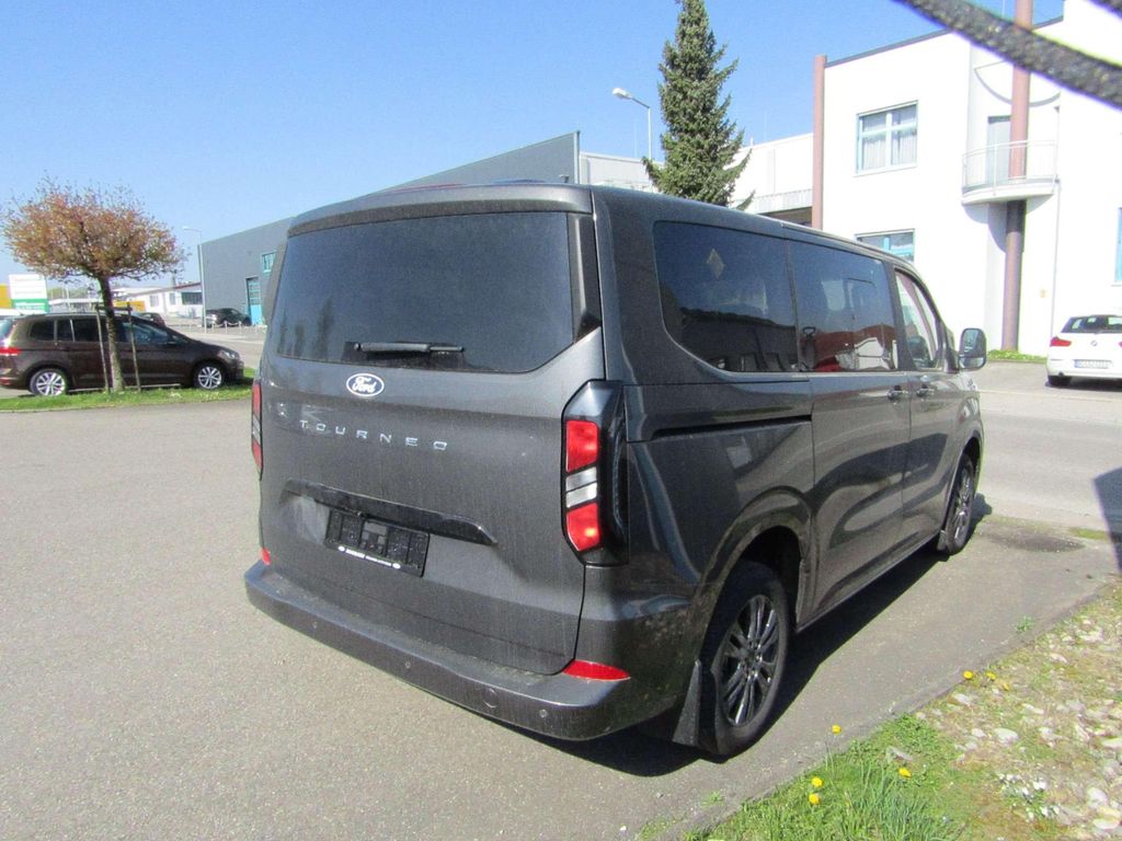 Ford Tourneo Custom 2025