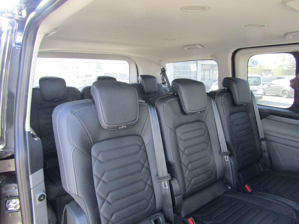 Ford Tourneo Custom 2025