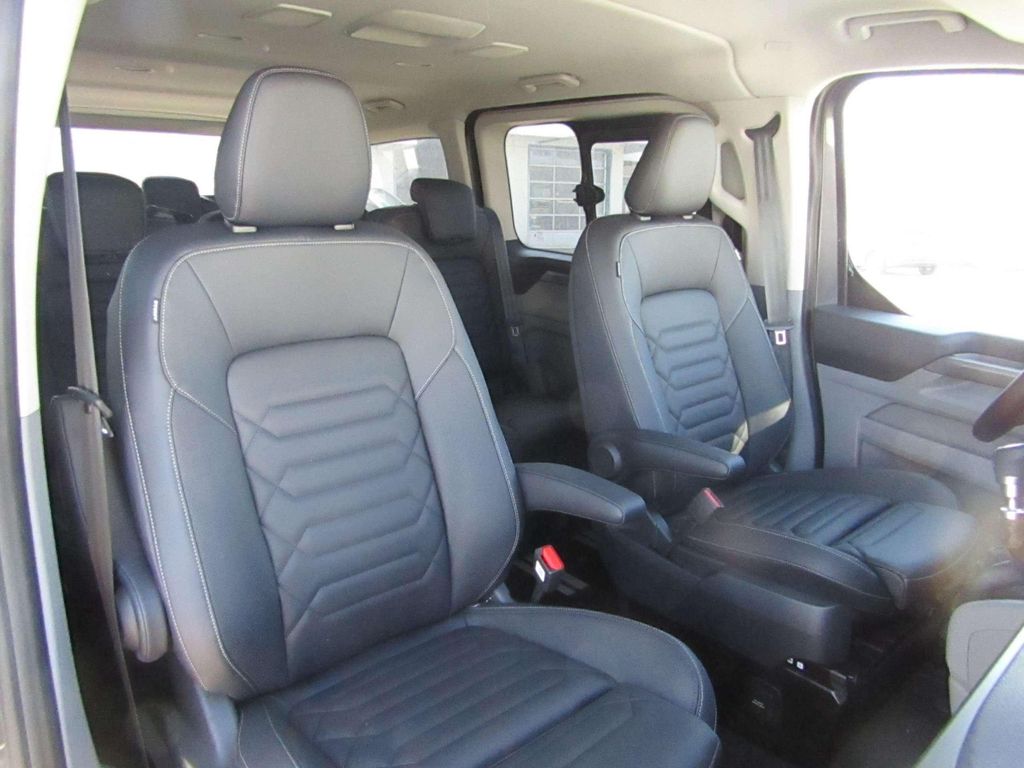 Ford Tourneo Custom 2025